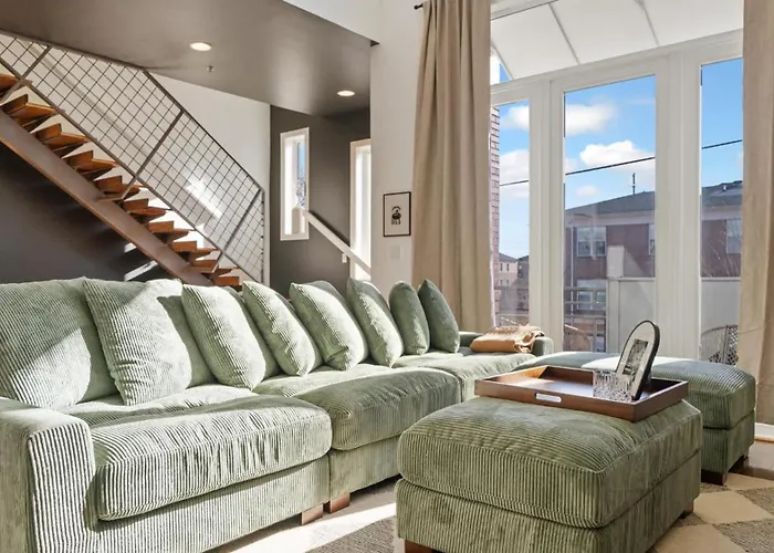 Chic Modern Condo In The Vibrant Nulu District