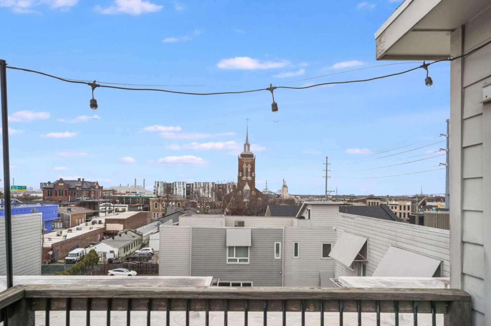Apartment Chic Modern In The Vibrant Nulu District *