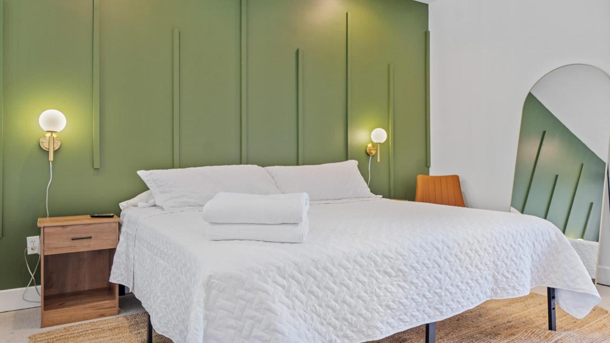 Chic Modern In The Vibrant Nulu District Apartment Louisville