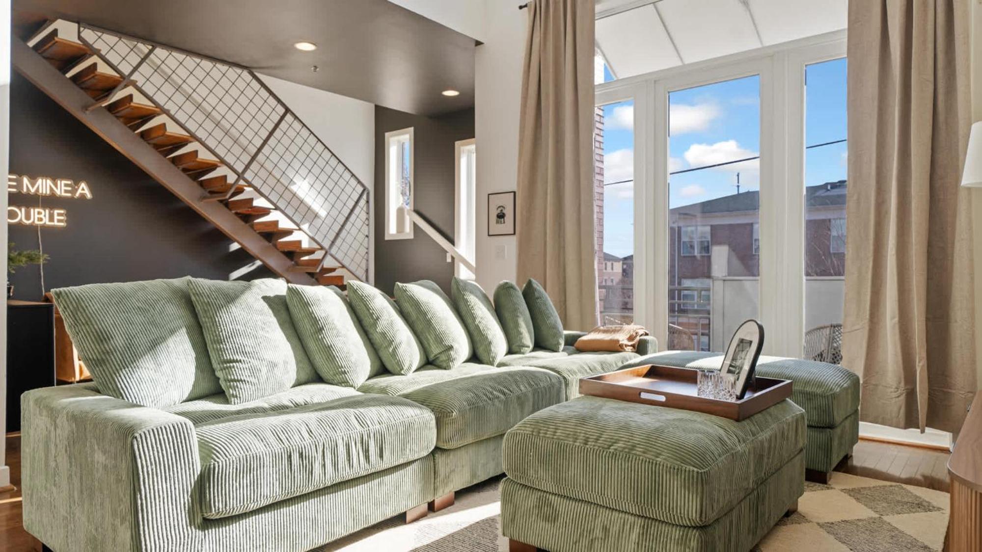 Chic Modern In The Vibrant Nulu District