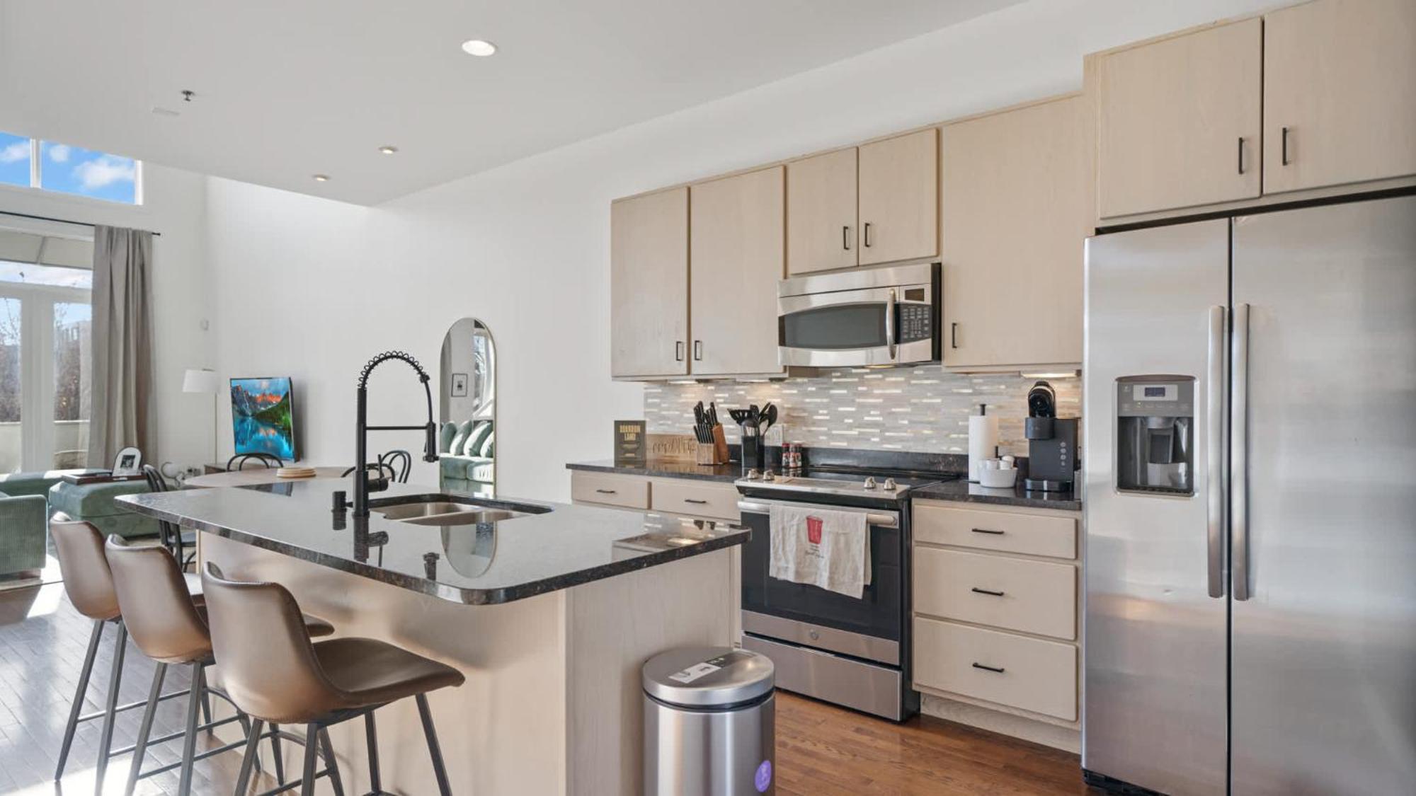Apartment Chic Modern In The Vibrant Nulu District